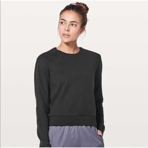 Lululemon Cropped Crewneck in Black Size 8 Wear shown in pictures